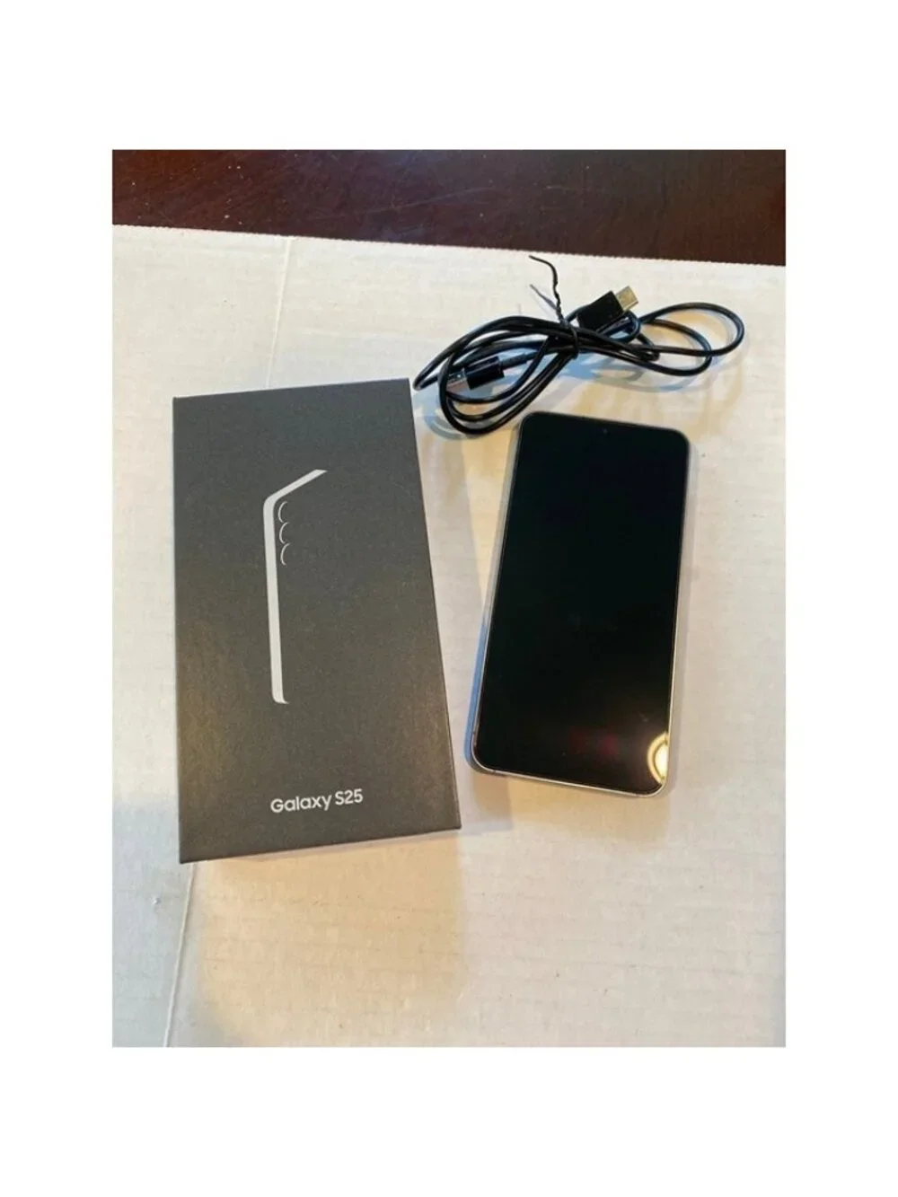 Samsung Galaxy S25 Model SM-S931U- Like New Phone